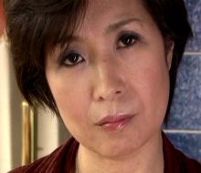指までしゃぶる息子の濃厚な愛撫で全身性器となる五十路母