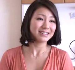 息子の前で他人棒を挿入される四十路熟女AVデビュー密着ドキュメント！
