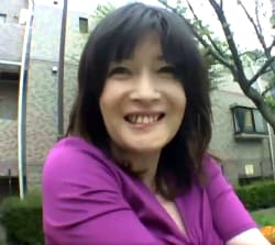 漂う緊張感が生々しいエロスを感じさせる素人五十路熟女の初撮りドキュメント