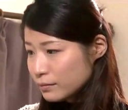 恋心を抱いていた綺麗な叔母さんの穴を無我夢中で突く童貞少年の甥っ子