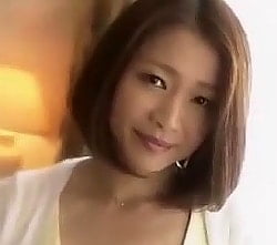 四十路半ばとなり熟した色気が更に強烈になった友田真希6年ぶりの復活AV！