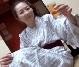 凄いSEXだったわ！四十路人妻が久しぶりに女としての喜びを味わった知人との温泉旅行