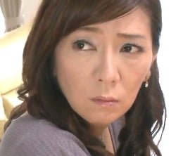 息子の友だちに輪姦されて…性欲処理の道具に堕ちていく四十路人妻 五十嵐紀子