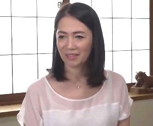 夫が遠洋漁業で留守の間に漁協の男に犯された薄幸の五十路人妻 新垣百合子