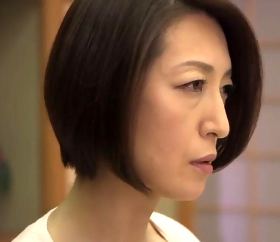 もう許して…息子の同級生たちに連日まわされ続けた五十路熟女 笛木薫