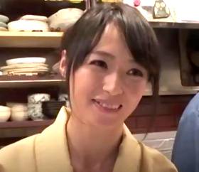 生活のためにセクハラの嵐に耐える下町おでん屋の五十路未亡人