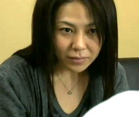 「SEXしたい女募集」の張り紙に子宮が疼く行かず後家の四十路熟女 ヘンリー塚本