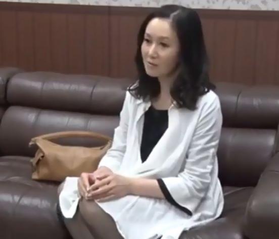 面接だけのはずが…即ハメ本番でAV初撮りになってしまった43歳専業主婦