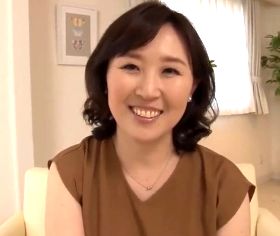 初撮り 孫が生まれても女として枯れたくない五十路熟女 桧山えつ子(52)