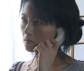 SEXに飢えた未亡人 無言電話で隣人の夫婦の営みを邪魔する中年オンナ