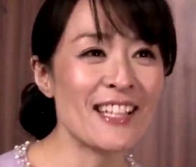 一目惚れした隣に引っ越してきた四十路人妻の極上フェラと肉体 響りり子