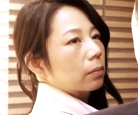 そこはかとない大人の色香漂う48歳の友人母に欲望が暴走する少年
