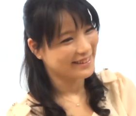 素人感がいやらしい！元ミスキャンパスで愛らしく清純な独身四十路熟女の初撮り