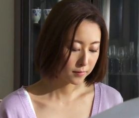 年下男との不貞交尾に身も心も陶酔していく美しき専業主婦 松下紗栄子