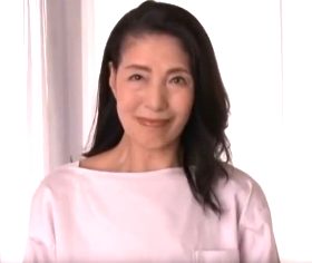 刑務所で10年の刑期を終えた義理息子に股を開く還暦義母 ヘンリー塚本