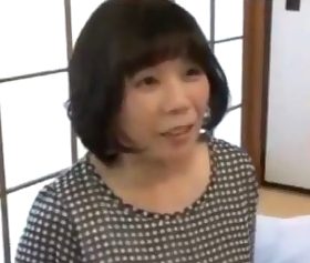 組み伏せてきた息子の禁断愛を受け入れた五十路母 高橋りえ53歳