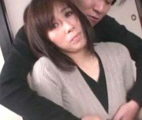 同居する弟の前でSEXし始めるドS兄とドM兄嫁の異常な夫婦の営み