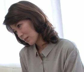 若いセフレを作ろうとしている五十路母の欲望に気づいた息子