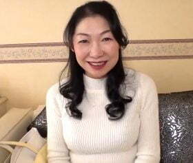 ムチっと熟れた美肌の肉体がいやらしい五十路熟女の中出しハメ撮り 日野楓（56）