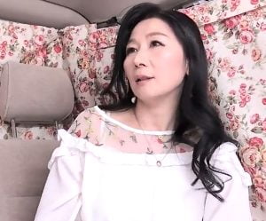 51歳セレブ奥様ナンパ！感度抜群な色白美巨乳の五十路熟女と中出しハメ撮り