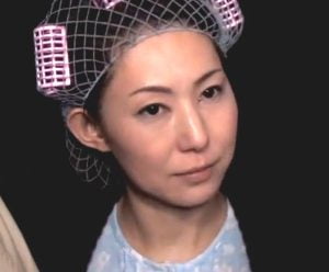 アパート階下に住むクレーマーの四十路未亡人をレイプして撮影する中年夫婦の逆襲