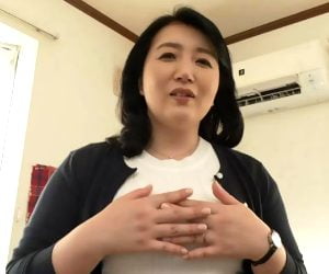 気のいい近所の奥さん的な雰囲気だが根はド淫乱な豊満五十路熟女の初撮りドキュメント 美園ひとみ