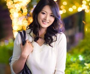 高嶺の花の美魔女セレブ奥様をヒーヒーいわせるナンパハメ撮り