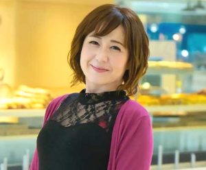 五十路熟女ナンパ！絶対領域がいやらしい51歳ミニスカ人妻と年の差ハメ撮り