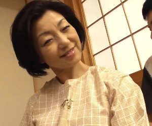 孫との性行為で敏感な貧乳ボディを痙攣させて悶え狂う六十路祖母