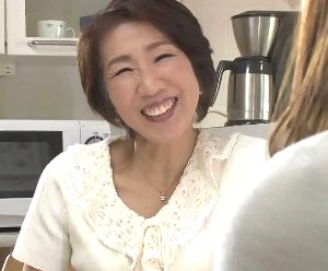嫁よりも六十路熟女の嫁母に性的魅力を感じてしまった娘婿 豊岡みち子