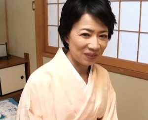 着物を着た上品系の五十路熟女が性本能全開で激イキしまくる初撮り 田端陽子56歳