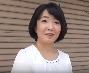 普通のおばちゃんから美魔女まで！四十路・五十路熟女たちの卑猥なセックス集